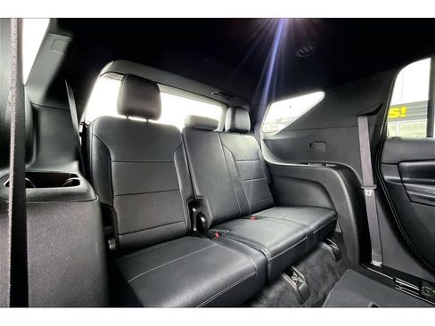 Used 2025 Chevrolet Traverse LT image 29