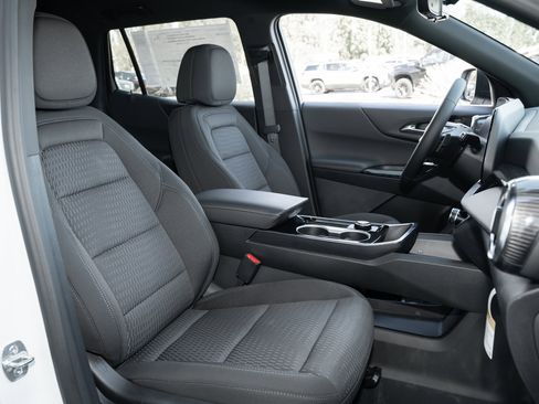 New 2026 Chevrolet Equinox LT w/ Safety and Technology Package image 34