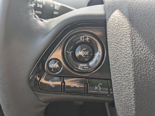 Used 2022 Toyota Prius Limited FWD image 23