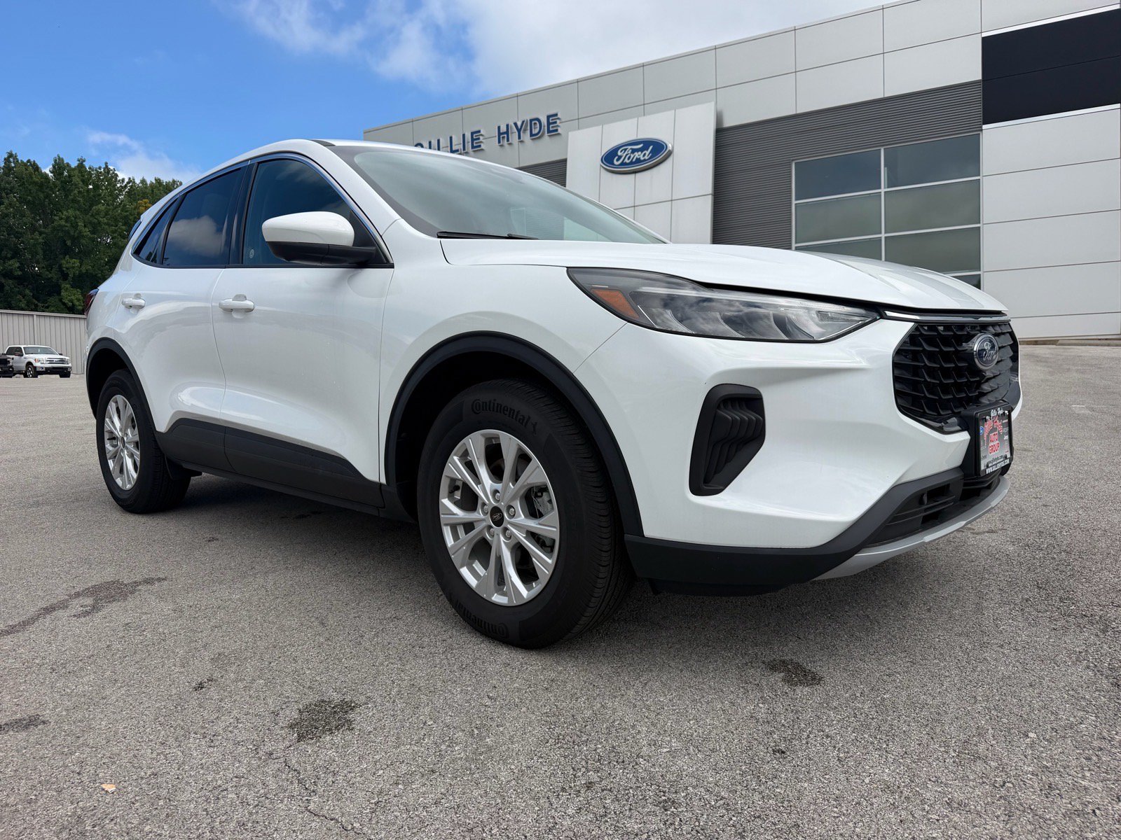 Used 2023 Ford Escape Active w/ Tech Pack #2 AWD/4WD image 3