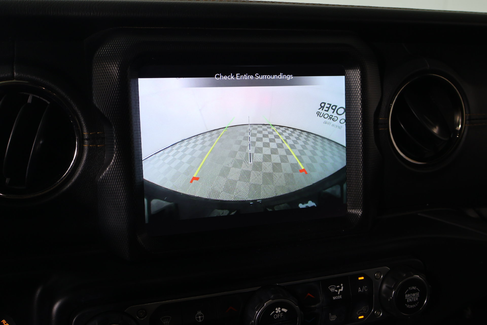 Used 2021 Jeep Wrangler Unlimited Sahara AWD/4WD image 6