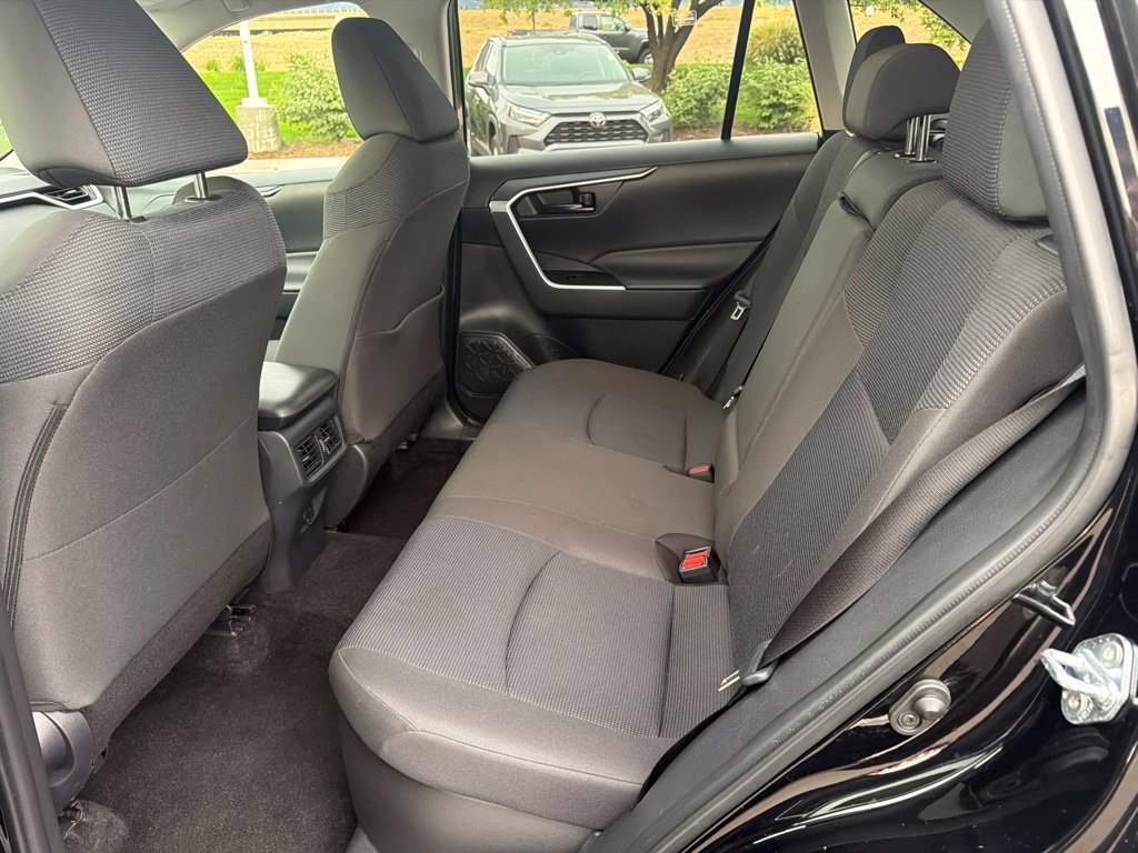 Used 2025 Toyota RAV4 LE AWD/4WD image 20