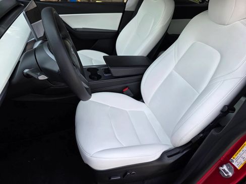 Used 2022 Tesla Model Y Performance AWD/4WD image 16