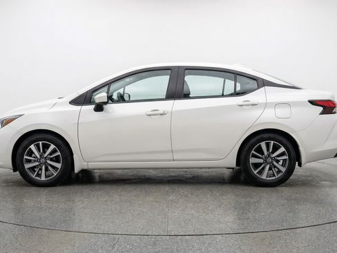 Used 2025 Nissan Versa SV image 5
