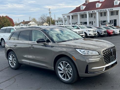 New 2025 Lincoln Corsair Grand Touring image 4