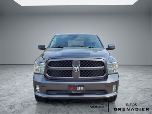 Used 2018 RAM 1500 Express w/ Express Value Package AWD/4WD image 3