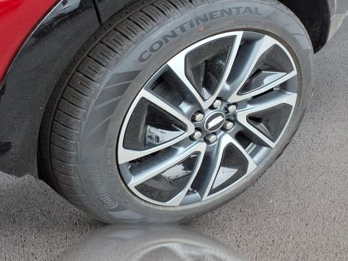 New 2027 Cadillac Optiq Sport w/ LPO, Floor Liner Package AWD/4WD image 9
