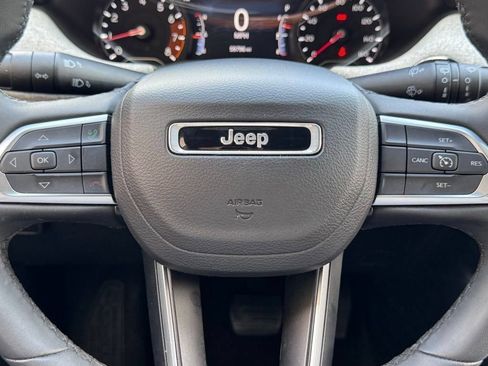 Used 2024 Jeep Compass Latitude AWD/4WD image 6