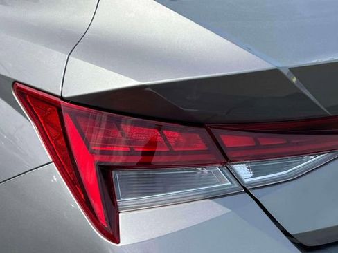 Certified 2023 Hyundai Elantra Limited FWD image 10