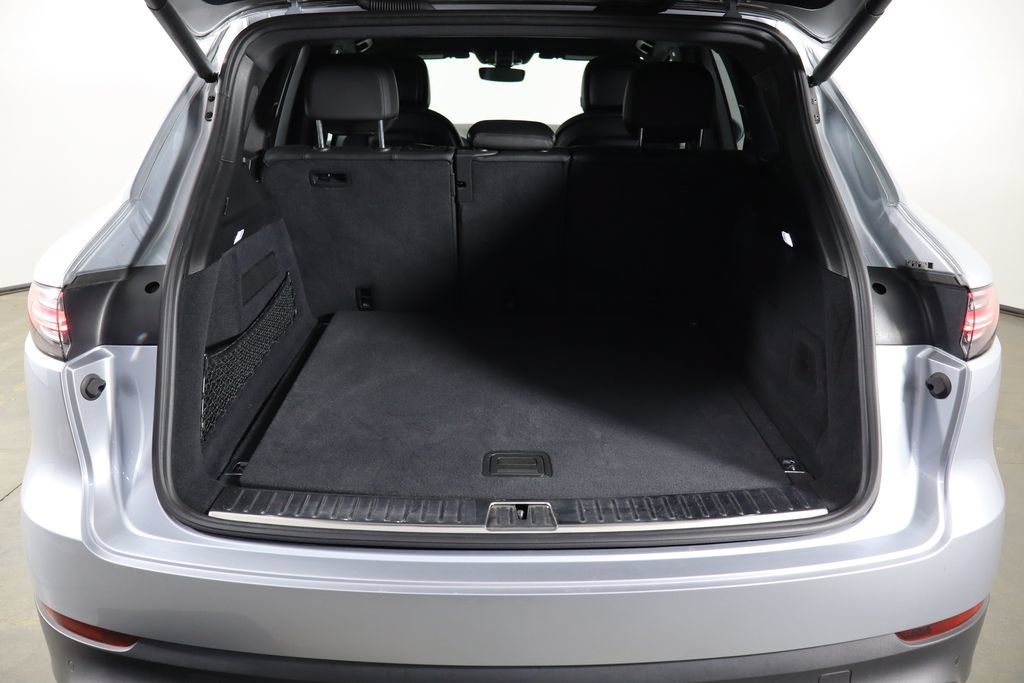 Used 2019 Porsche Cayenne E-Hybrid AWD/4WD image 16