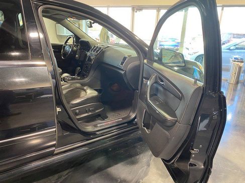 Used 2011 GMC Acadia Denali image 17