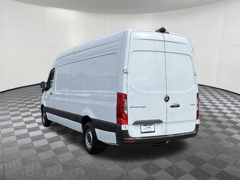 Used 2025 Mercedes-Benz Sprinter 2500 image 4