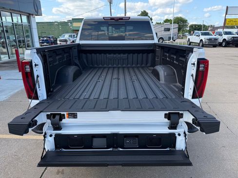 New 2025 GMC Sierra 2500 Denali Ultimate image 5
