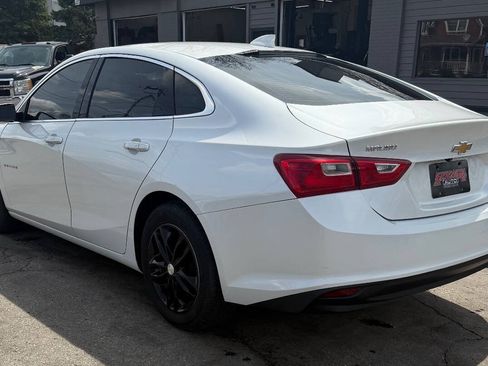 Used 2018 Chevrolet Malibu LT FWD image 16