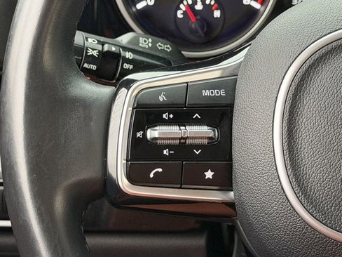 Used 2022 Kia Carnival SX image 23