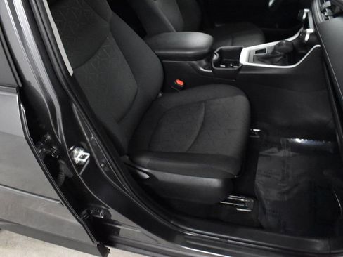 Used 2022 Toyota RAV4 XLE image 15