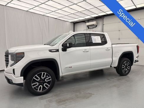Used 2024 GMC Sierra 1500 AT4 w/ Technology Package AWD/4WD image 3