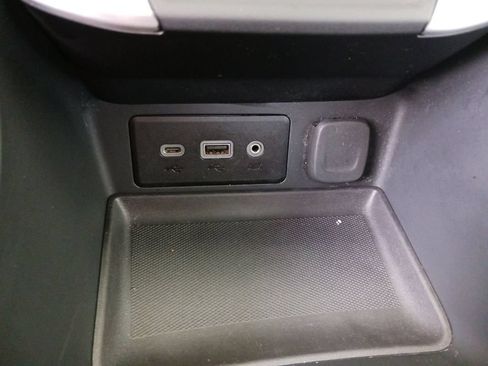 Used 2024 GMC Terrain SLE AWD/4WD image 23