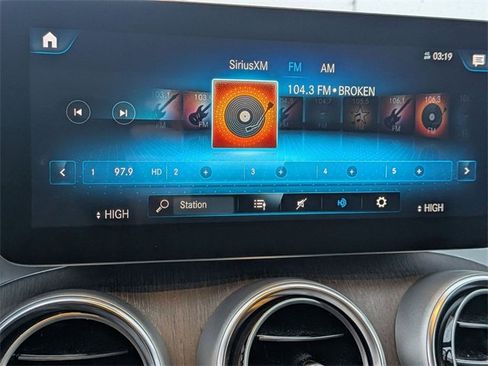 Used 2022 Mercedes-Benz GLC 300 4MATIC image 23