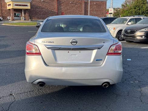 Used 2013 Nissan Altima 2.5 S FWD image 7