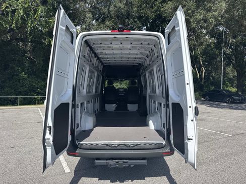 New 2025 Mercedes-Benz Sprinter 2500 image 9
