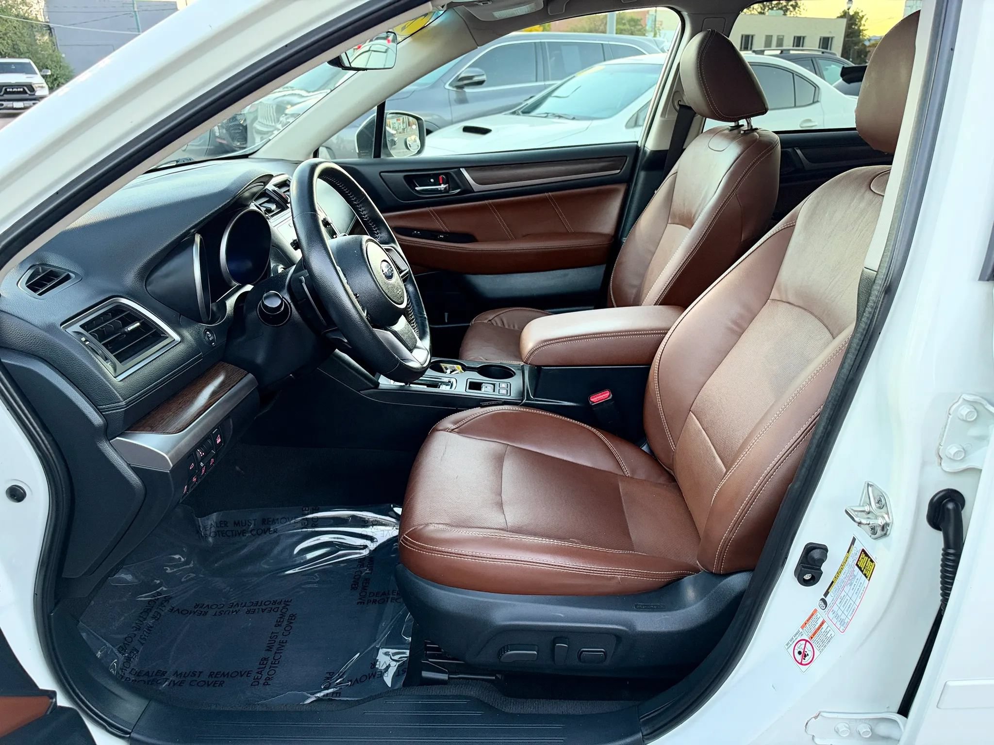 Used 2018 Subaru Outback 3.6R Touring AWD/4WD image 12
