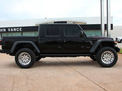 Used 2023 Jeep Gladiator Rubicon w/ LED Lighting Group AWD/4WD image 13