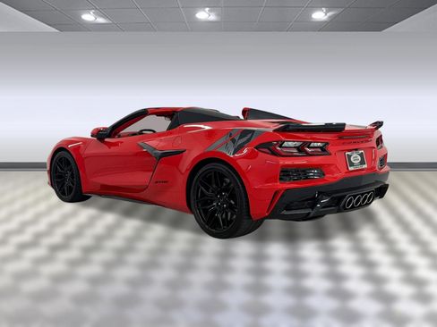 Used 2024 Chevrolet Corvette Z06 RWD image 3
