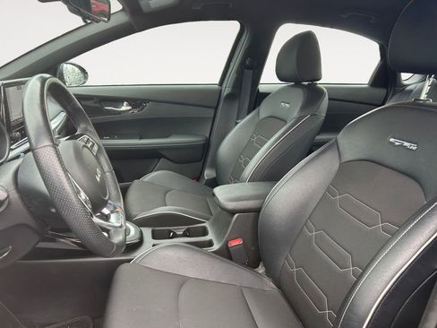 Used 2023 Kia Forte GT-Line w/ GT-Line Technology Package FWD image 9