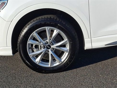 Used 2025 Audi Q3 2.0T Premium image 8