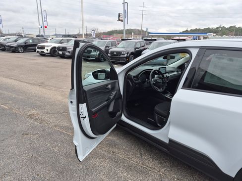 Used 2025 Ford Escape Active image 8