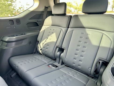 Used 2024 Kia EV9 Wind image 12