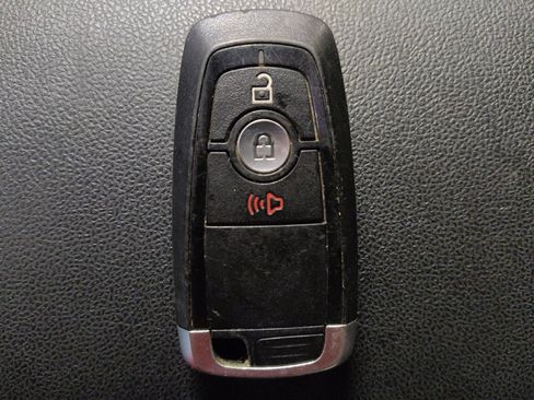 Used 2020 Ford Escape SE FWD image 32