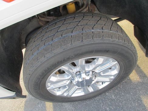 Used 2022 GMC Sierra 2500 Denali w/ Denali Ultimate Package image 12