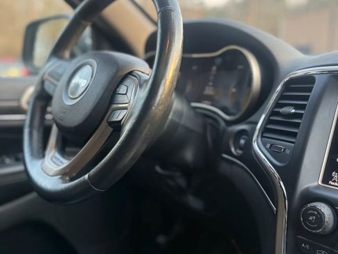 Used 2015 Jeep Grand Cherokee Limited image 17