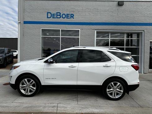 Used 2021 Chevrolet Equinox Premier image 2