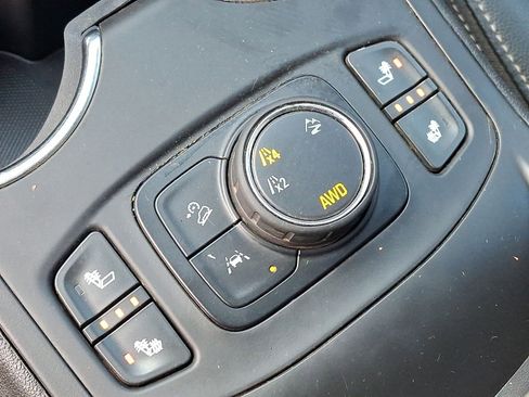 Used 2023 GMC Terrain SLT w/ Elevation Edition image 34