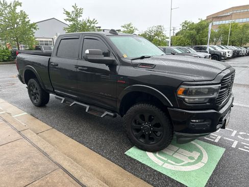 Used 2022 RAM 2500 Laramie AWD/4WD image 2