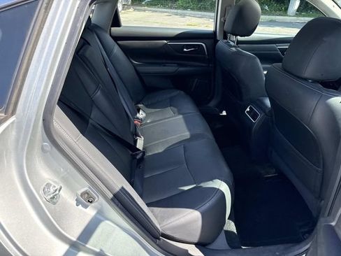 Used 2016 Nissan Altima 3.5 SL FWD image 11