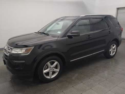 Used 2019 Ford Explorer XLT FWD image 2
