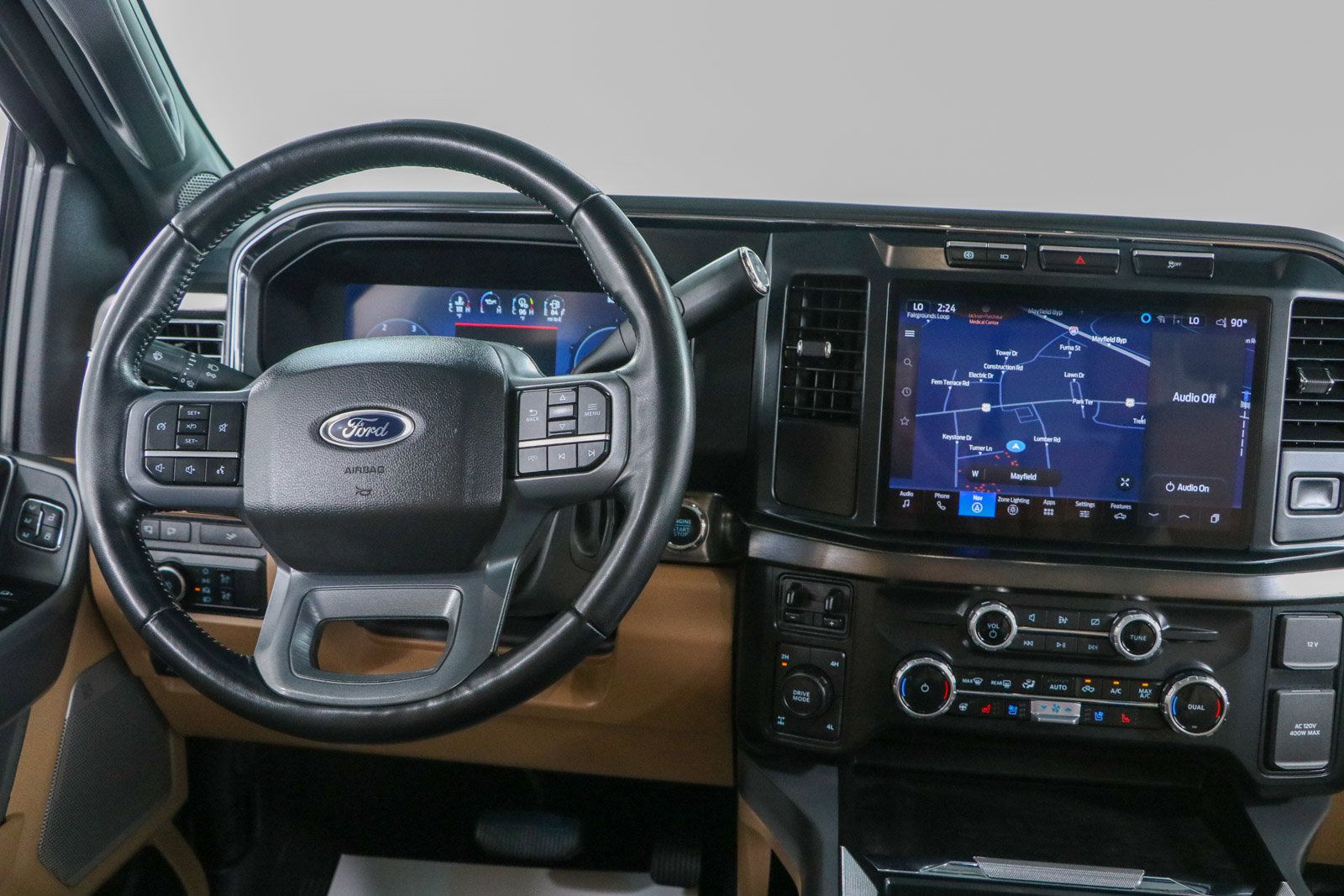 Used 2024 Ford F250 Lariat w/ Black Appearance Package AWD/4WD image 18