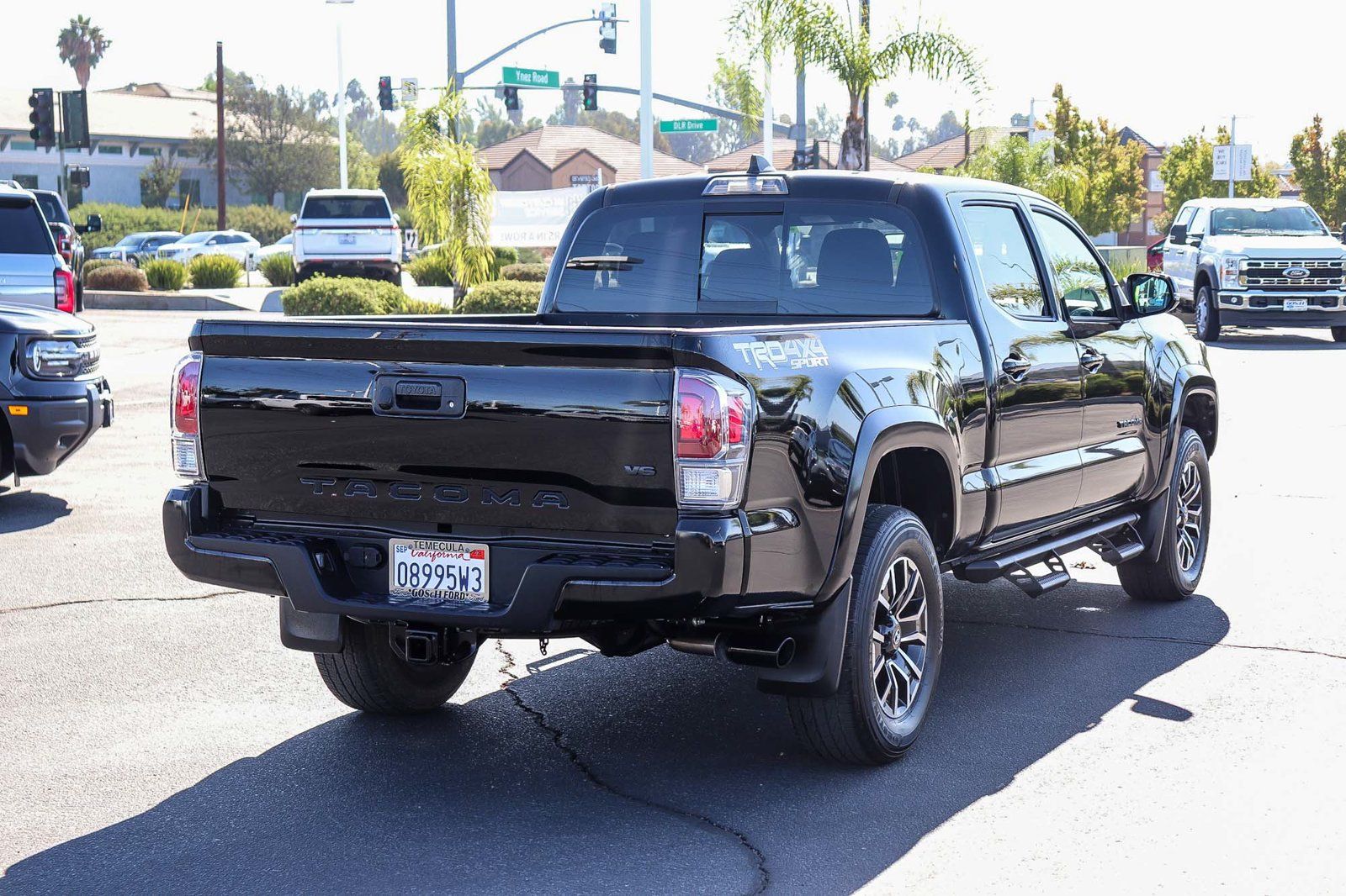 Used 2023 Toyota Tacoma TRD Sport w/ Black Out Package (TMS) AWD/4WD image 4