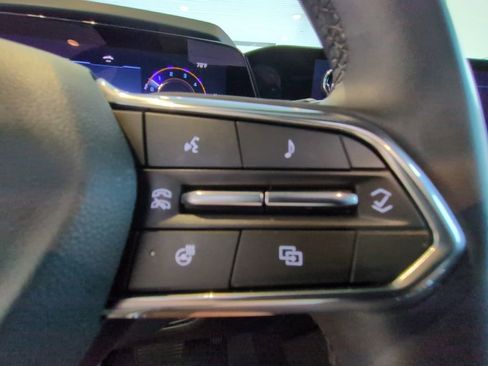 Used 2025 Chevrolet Tahoe High Country image 16