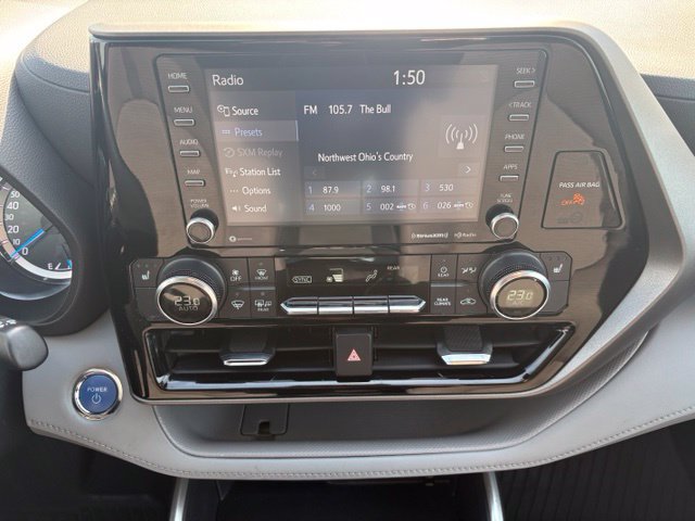 Used 2022 Toyota Highlander LE AWD/4WD image 31