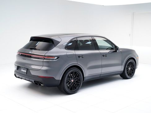 New 2026 Porsche Cayenne image 9