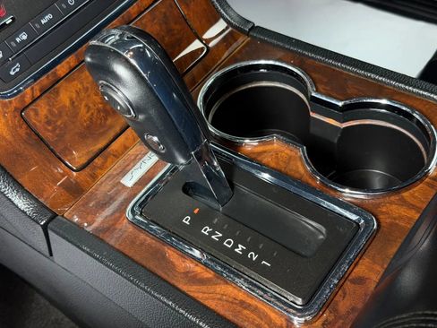 Used 2017 Lincoln Navigator L Select RWD image 37