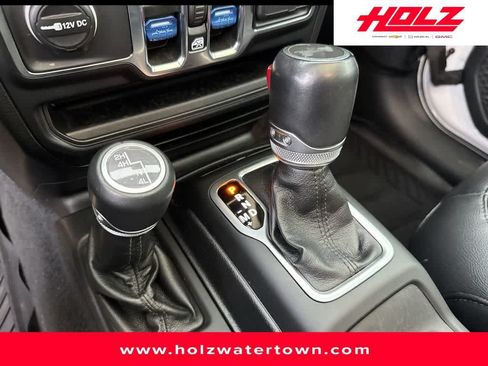 Used 2021 Jeep Wrangler Unlimited Sahara AWD/4WD image 21