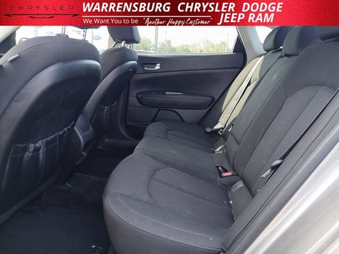 Used 2018 Kia Optima LX w/ 17" Alloy Wheels Package FWD image 16