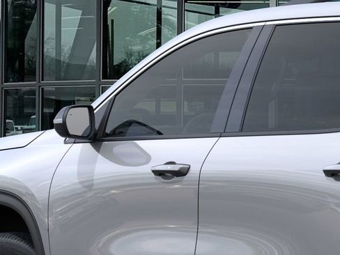 New 2026 Chevrolet Traverse LT w/ Driver Confidence Package image 25