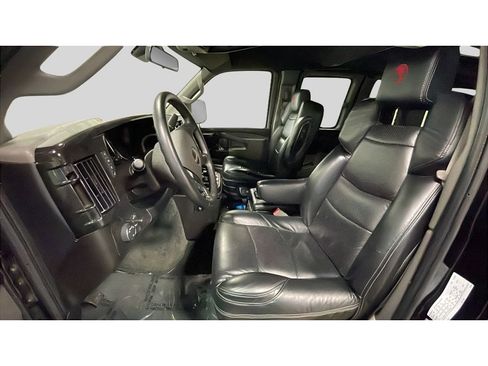 Used 2025 GMC Savana 2500 w/ Driver Convenience Package RWD image 12
